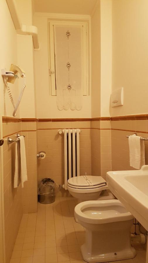 Ristorante Albergo Corona Novi Ligure Kültér fotó