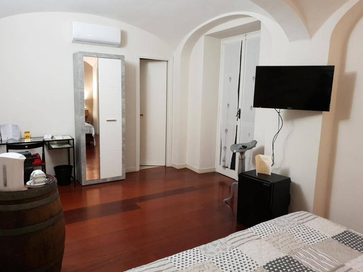 Ristorante Albergo Corona Novi Ligure Kültér fotó