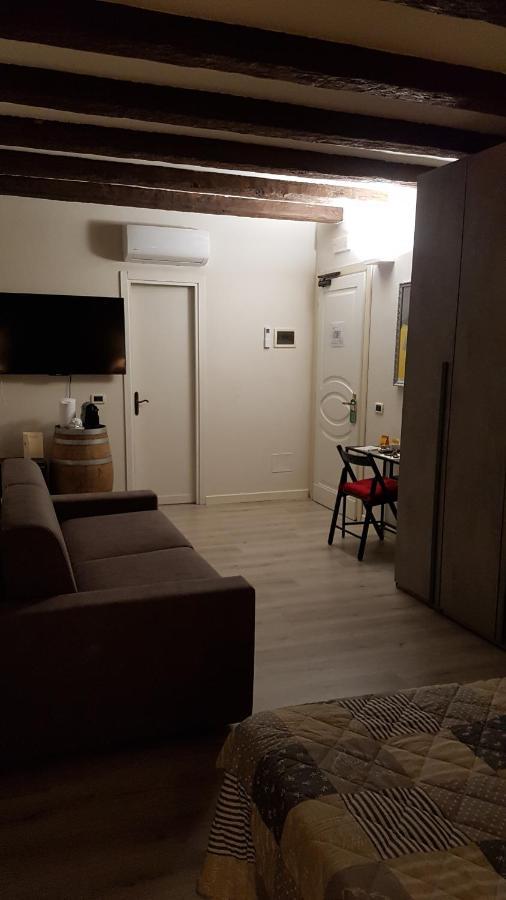 Ristorante Albergo Corona Novi Ligure Kültér fotó